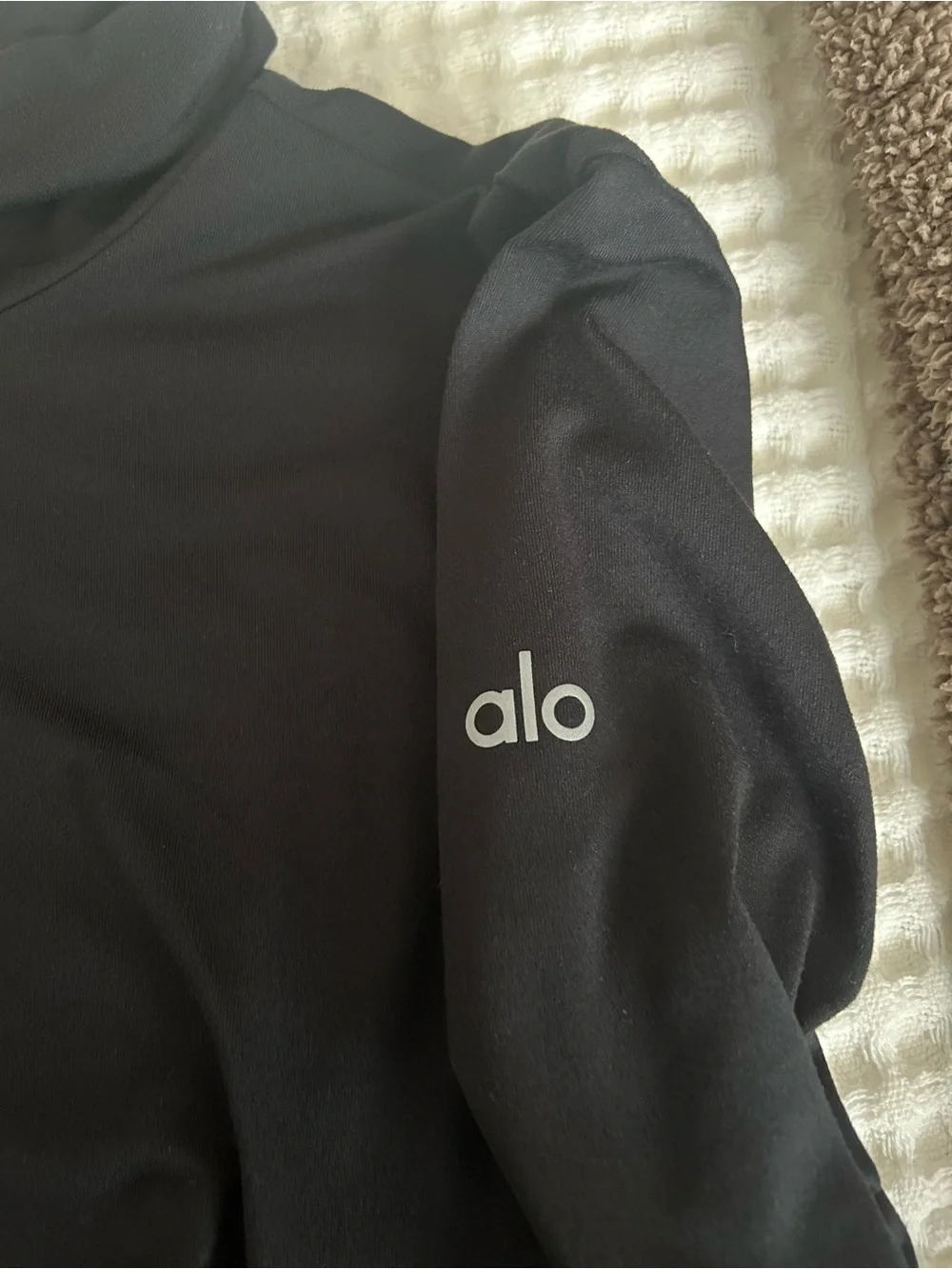 alo black turtleneck